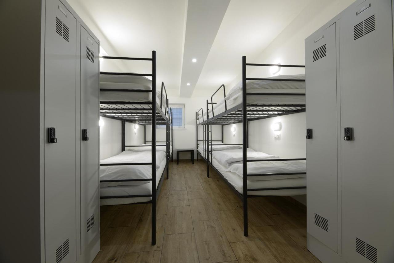 Hostel One Prešov Esterno foto